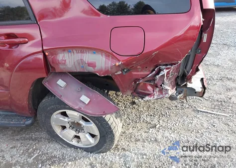 2005 Toyota 4Runner Sr5 V6 z USA, uszkodzony, nr VIN JTEBU14R558030661